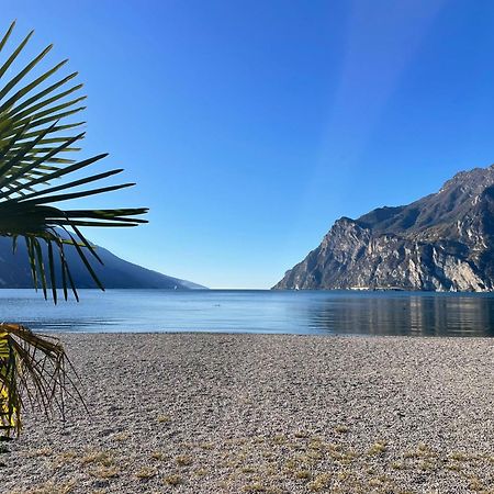 La Bougainville - Luxury Apartment Torbole Sul Garda Eksteriør billede