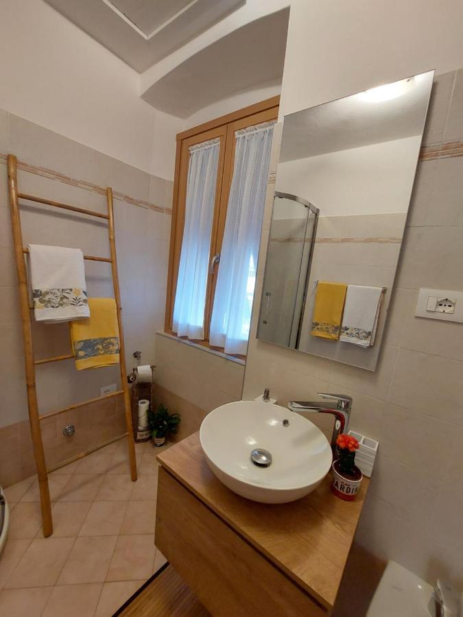 La Bougainville - Luxury Apartment Torbole Sul Garda Eksteriør billede