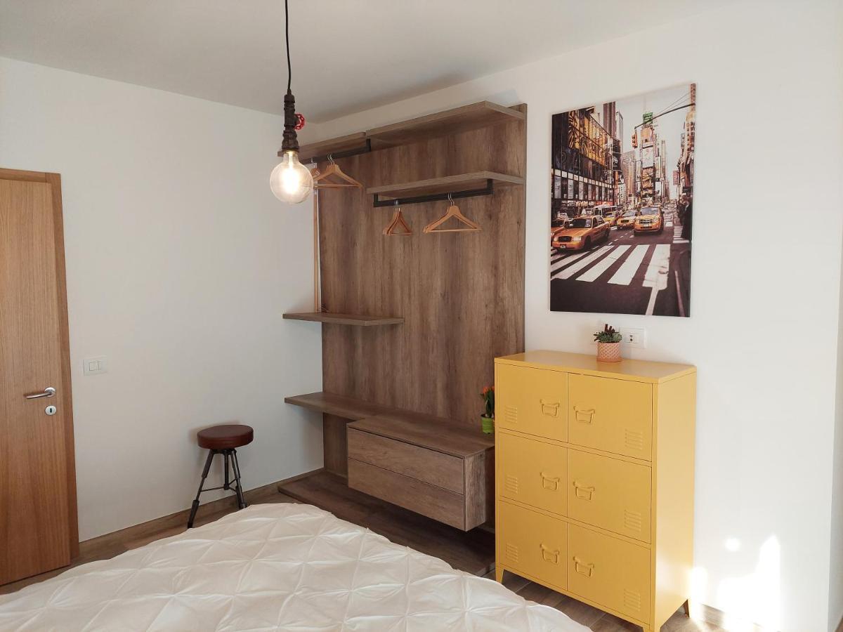 La Bougainville - Luxury Apartment Torbole Sul Garda Eksteriør billede