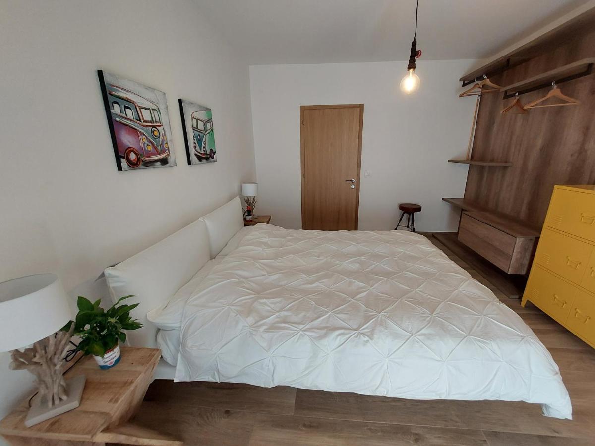 La Bougainville - Luxury Apartment Torbole Sul Garda Eksteriør billede