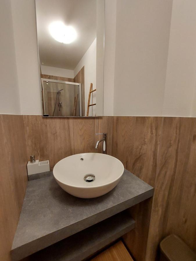 La Bougainville - Luxury Apartment Torbole Sul Garda Eksteriør billede