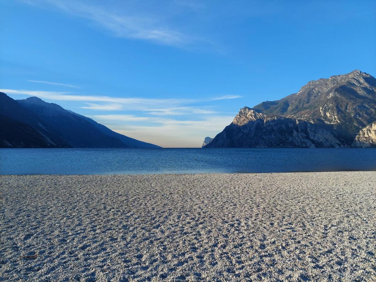 La Bougainville - Luxury Apartment Torbole Sul Garda Eksteriør billede
