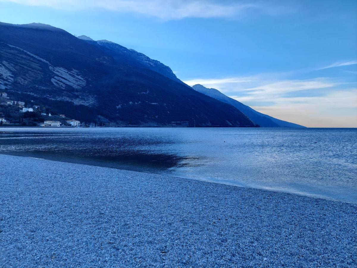 La Bougainville - Luxury Apartment Torbole Sul Garda Eksteriør billede