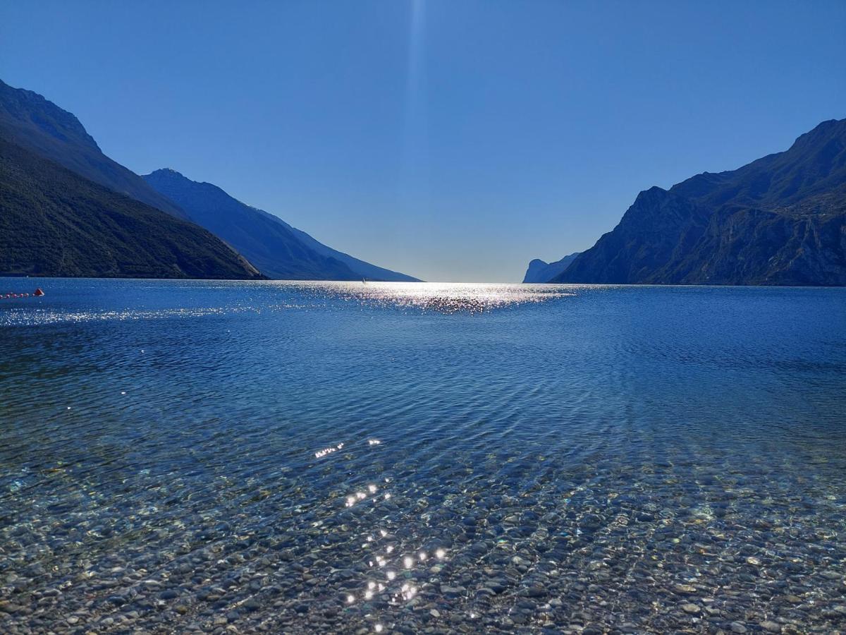 La Bougainville - Luxury Apartment Torbole Sul Garda Eksteriør billede