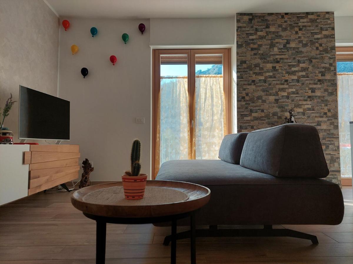 La Bougainville - Luxury Apartment Torbole Sul Garda Eksteriør billede