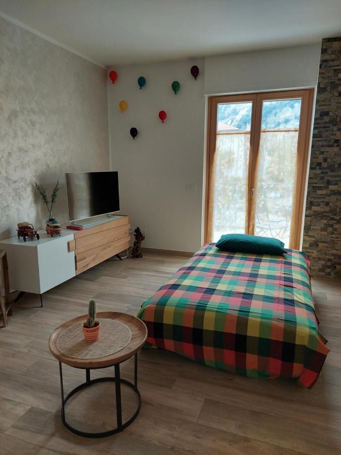 La Bougainville - Luxury Apartment Torbole Sul Garda Eksteriør billede