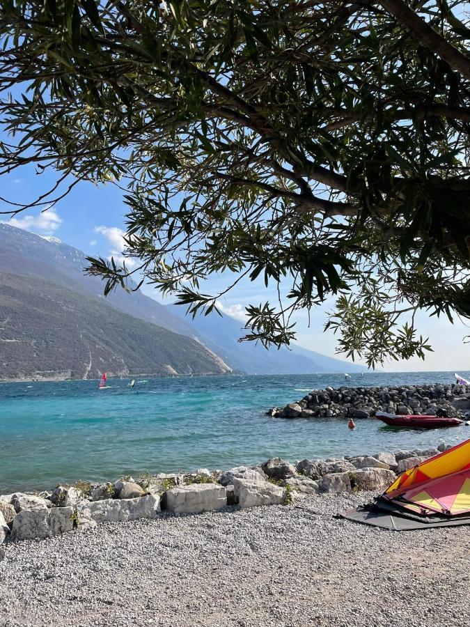 La Bougainville - Luxury Apartment Torbole Sul Garda Eksteriør billede