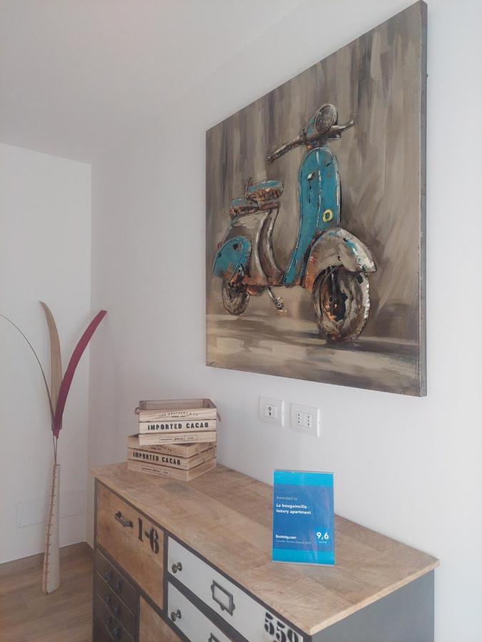 La Bougainville - Luxury Apartment Torbole Sul Garda Eksteriør billede